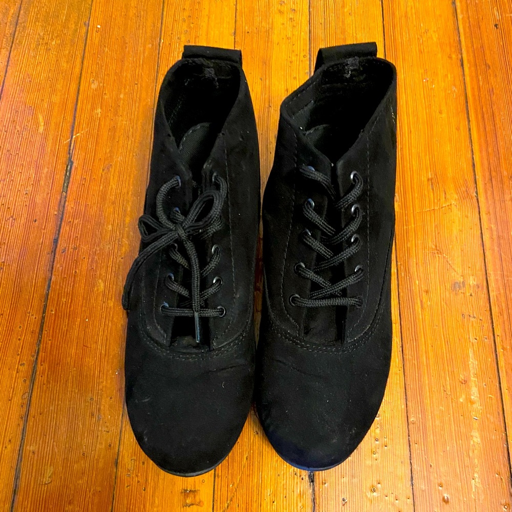 Casual black velvet boots size 7